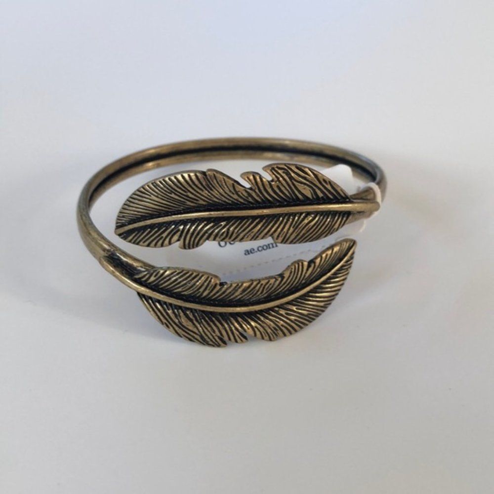 American Eagle Oufitters Antique Brass Leaf Cuff Bracelet NWT 17.50